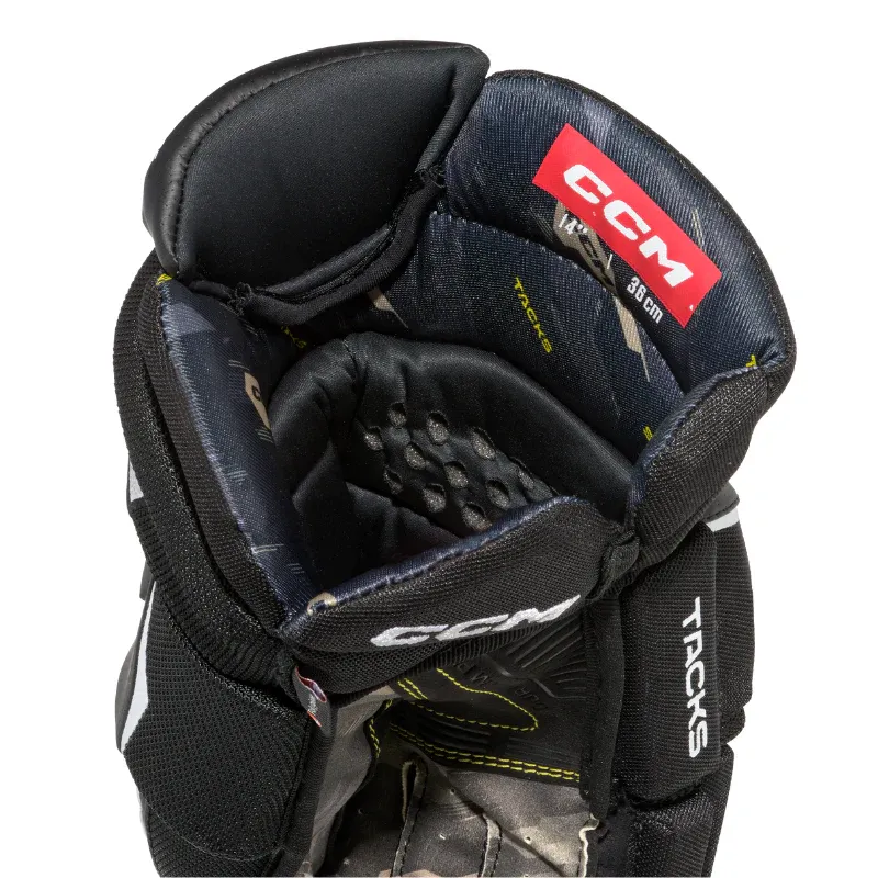CCM Tacks AS-V Pro Gloves - Junior