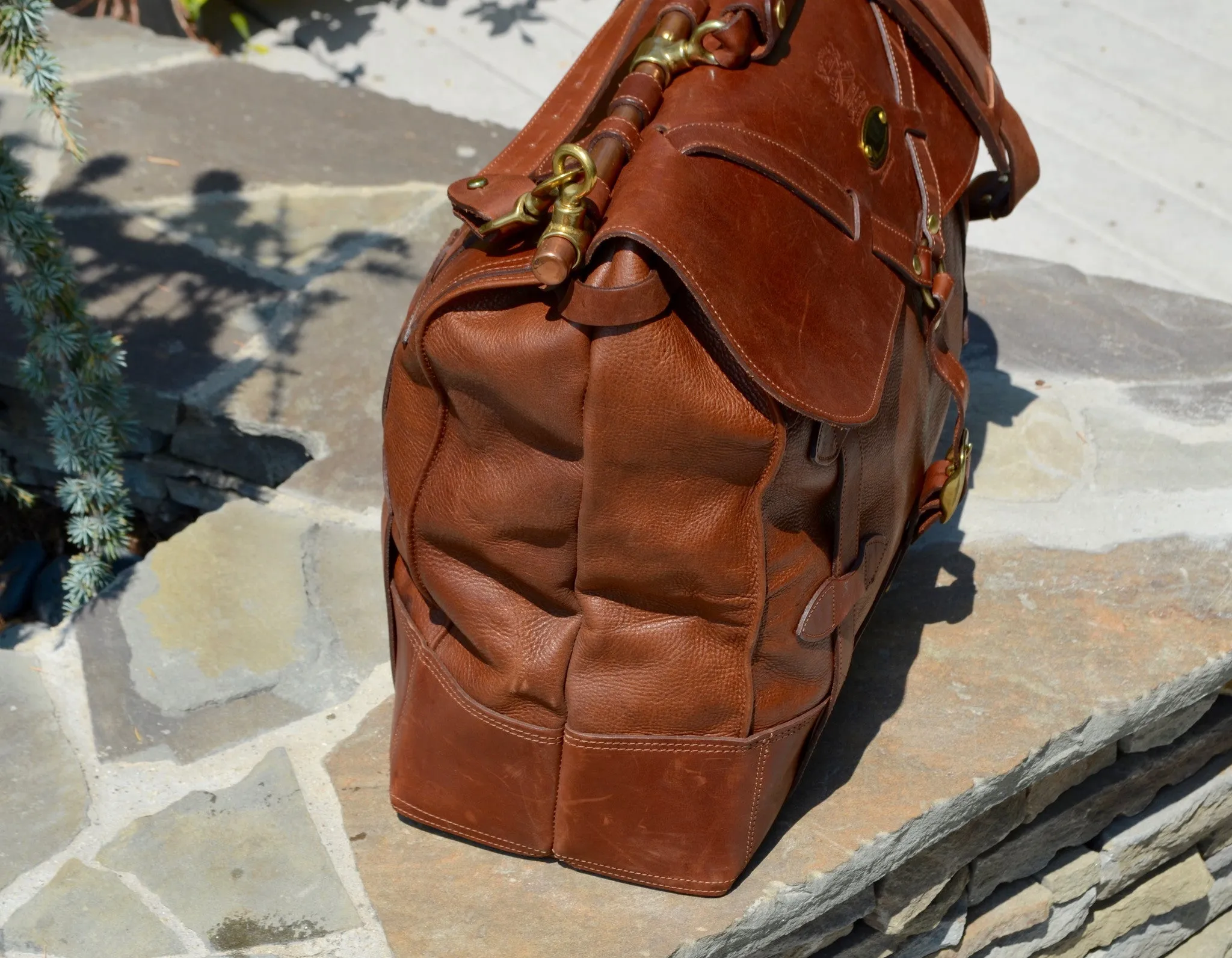 Col. Littleton No. 4 Grip Vintage Brown Leather Large Travel Shoulder Bag