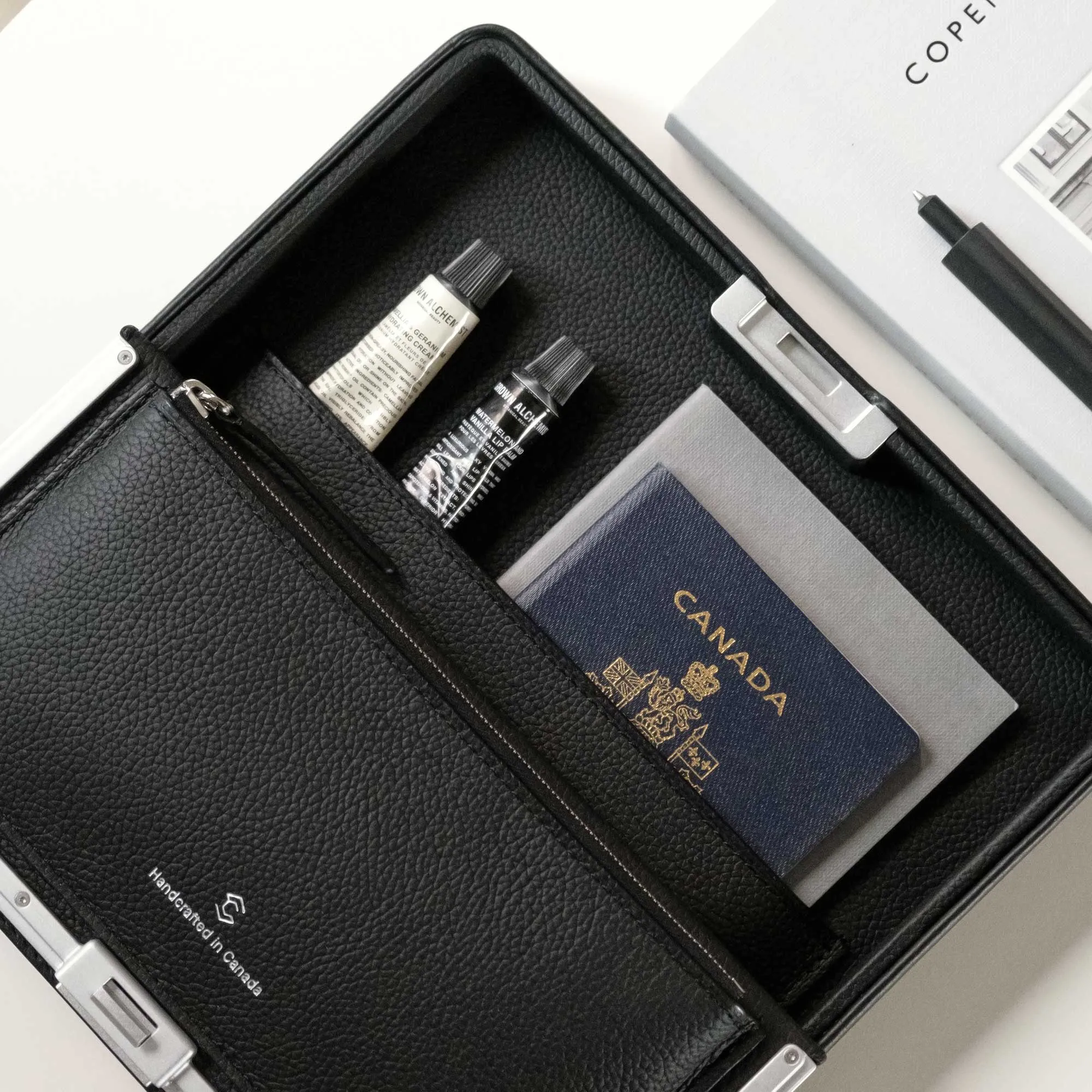 FRASER TRAVEL WALLET - BLACK / GREY