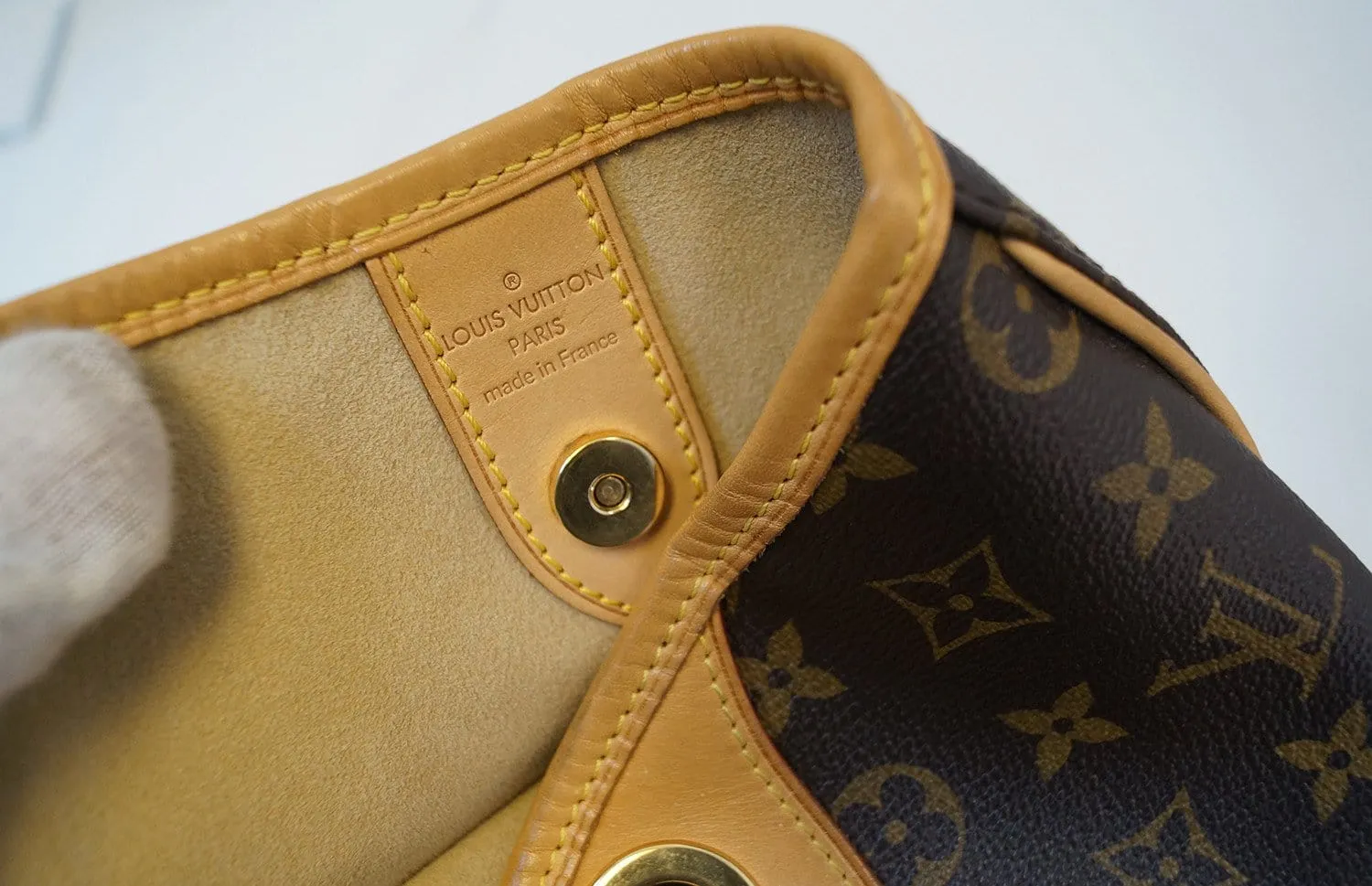 LOUIS VUITTON Monogram Galliera GM Shoulder Tote Handbag