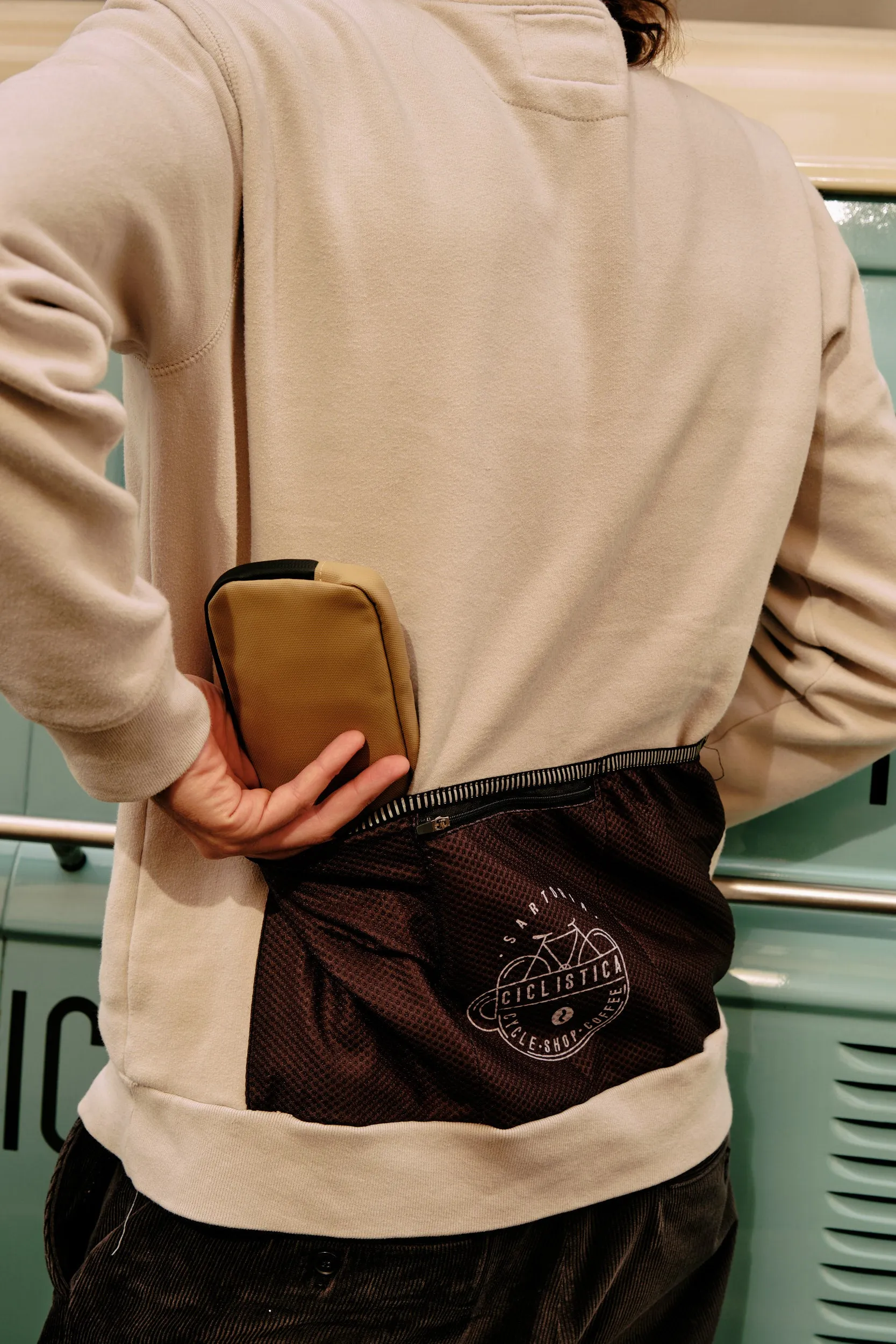 Off-white 3 back pockets sweatshirt