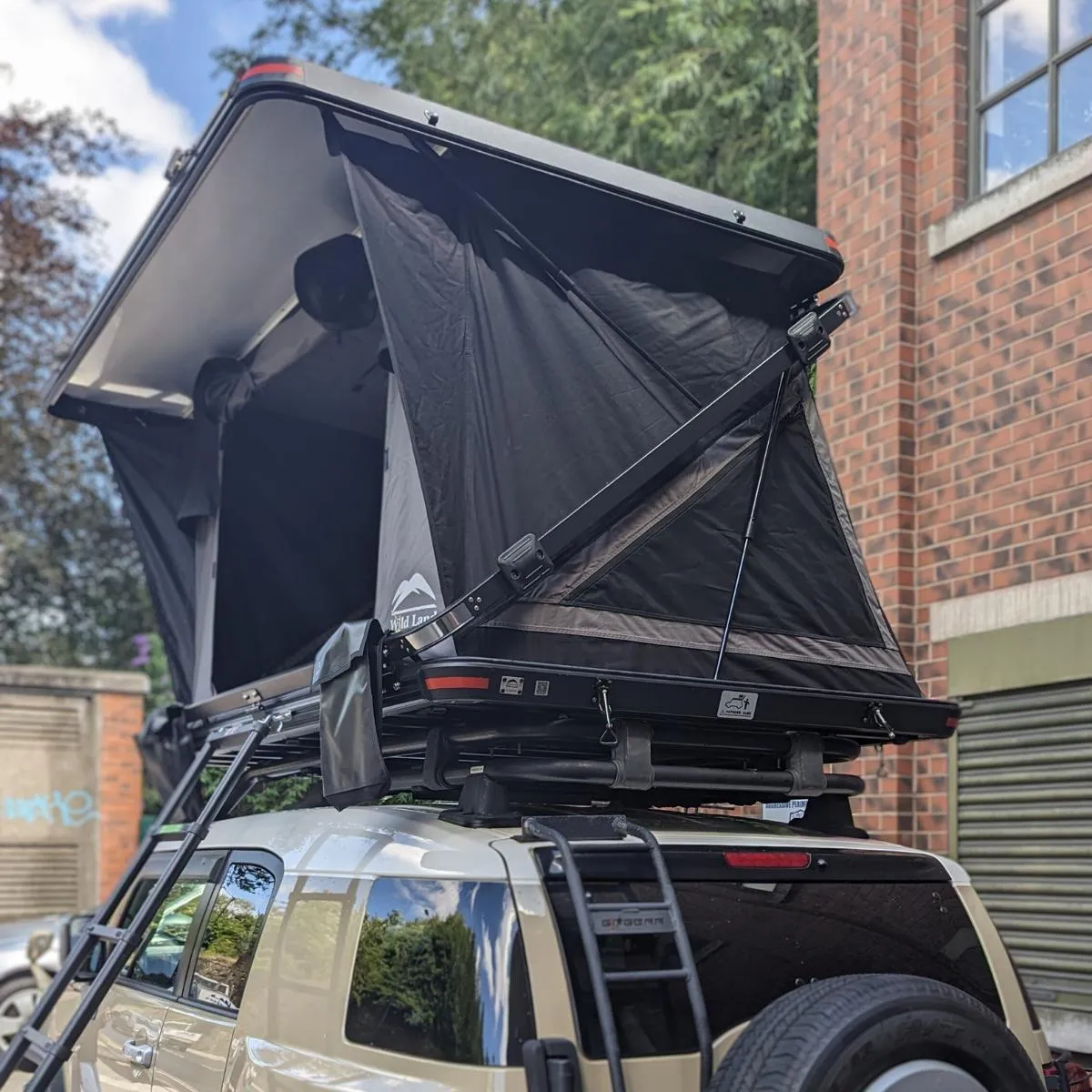 Wild Land Rock Cruiser 140 Hard-Shell Rooftop Tent